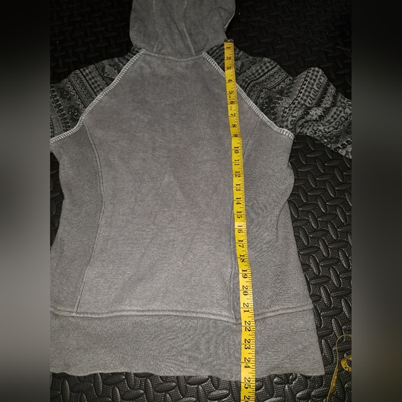Rare limited edition lululemon sweater - Picture 10 of 12